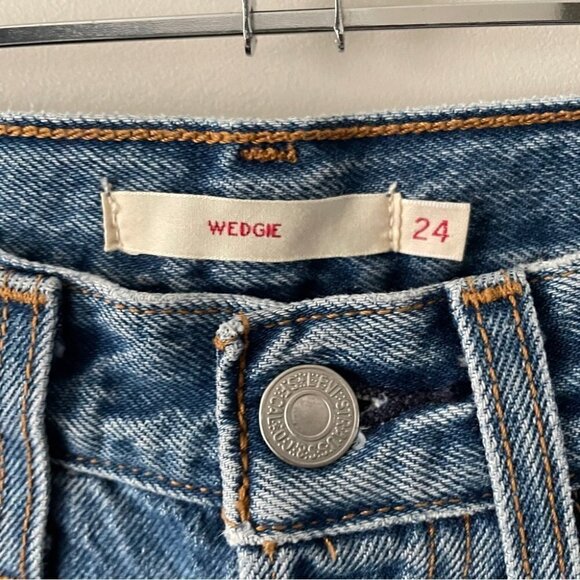 Levi’s Wedgie Icon Fit Truth Unfolds 24 - Picture 5 of 7